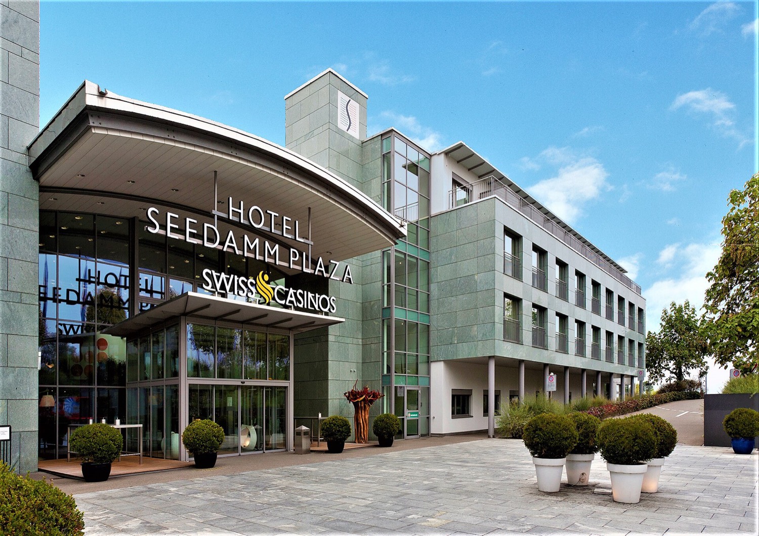 Hotel Seedamm Plaza mit Swiss Casinos am selben Eingang